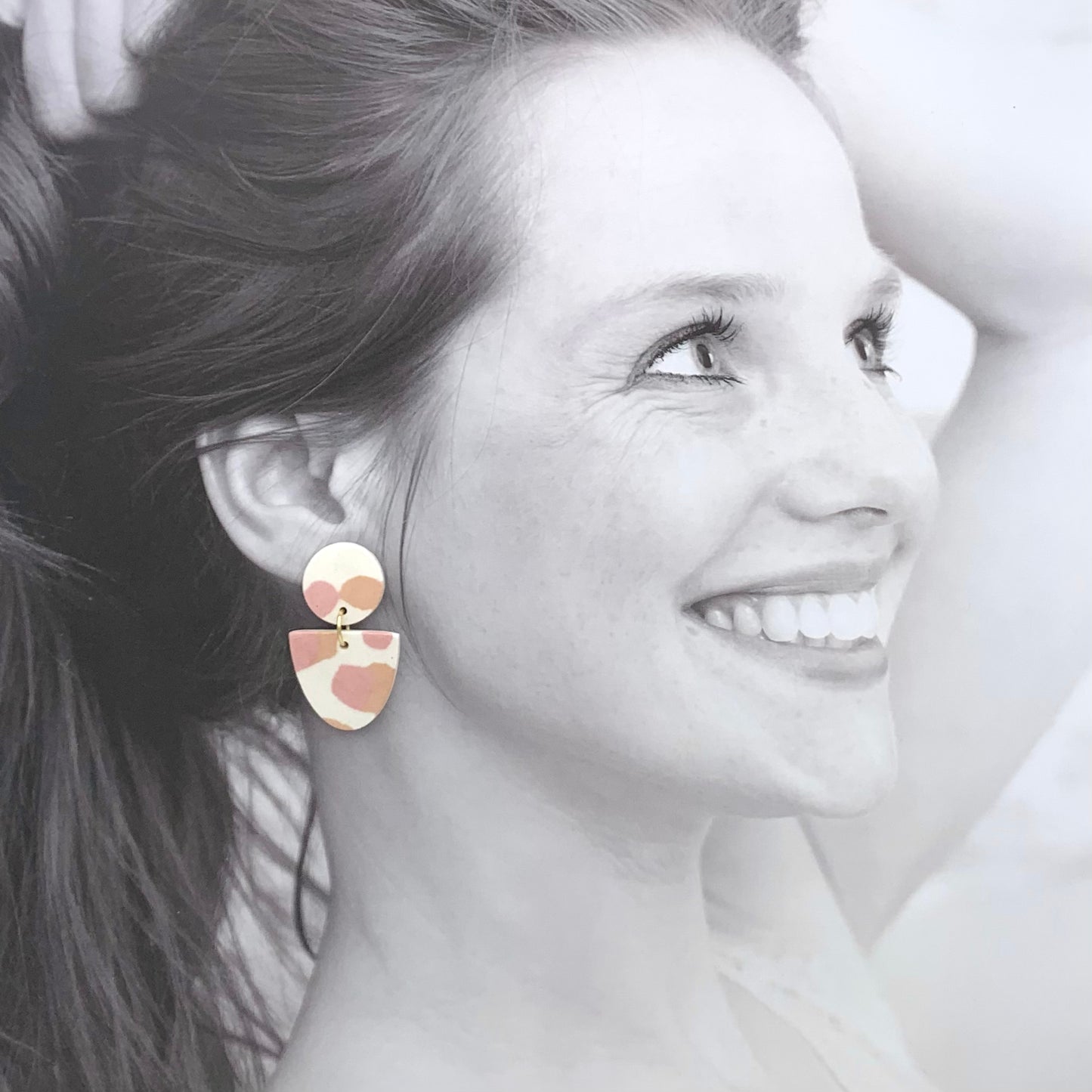Boucles d'oreilles nerikomi, blanc, beige et rose