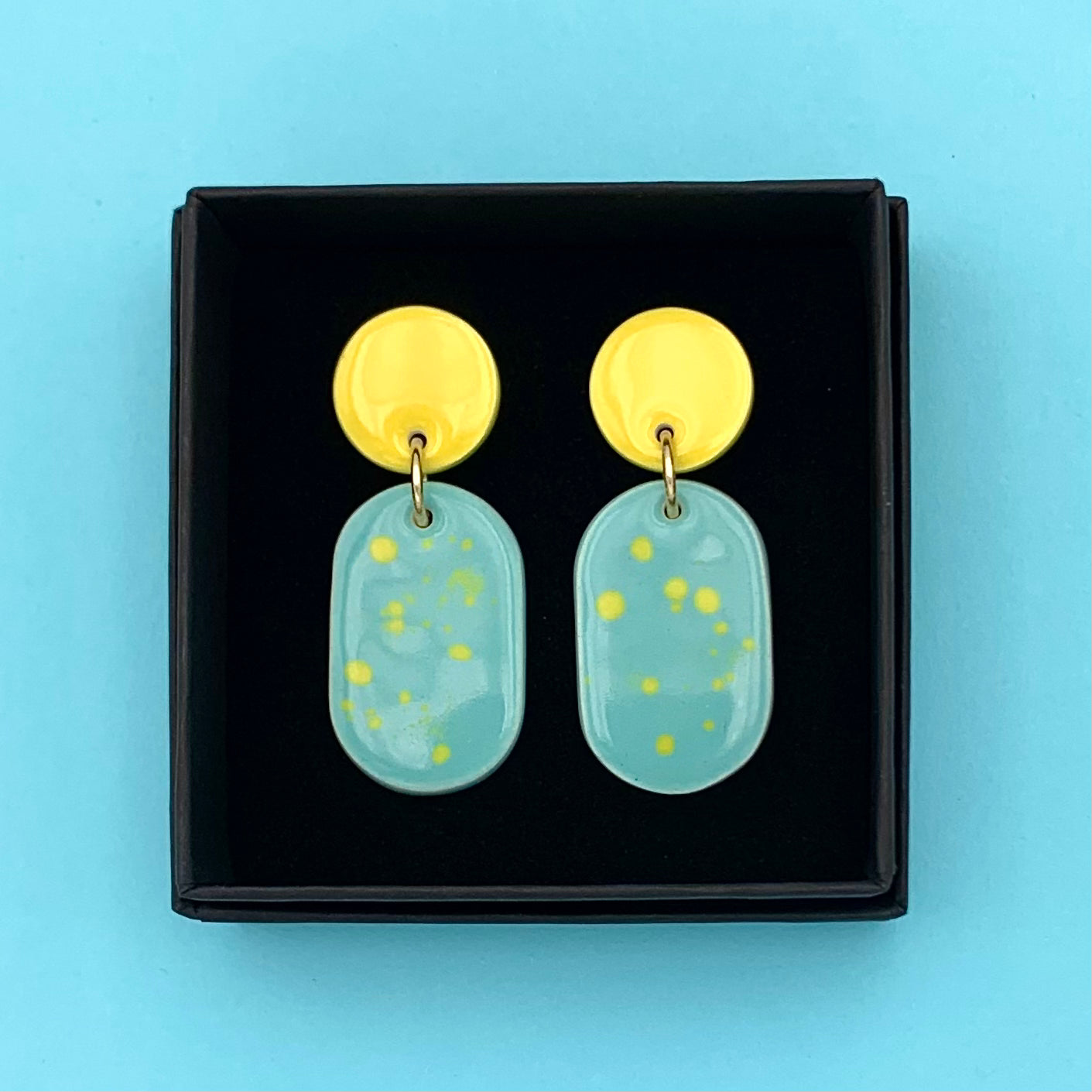 Boucles galet moucheté, jaune citron et turquoise