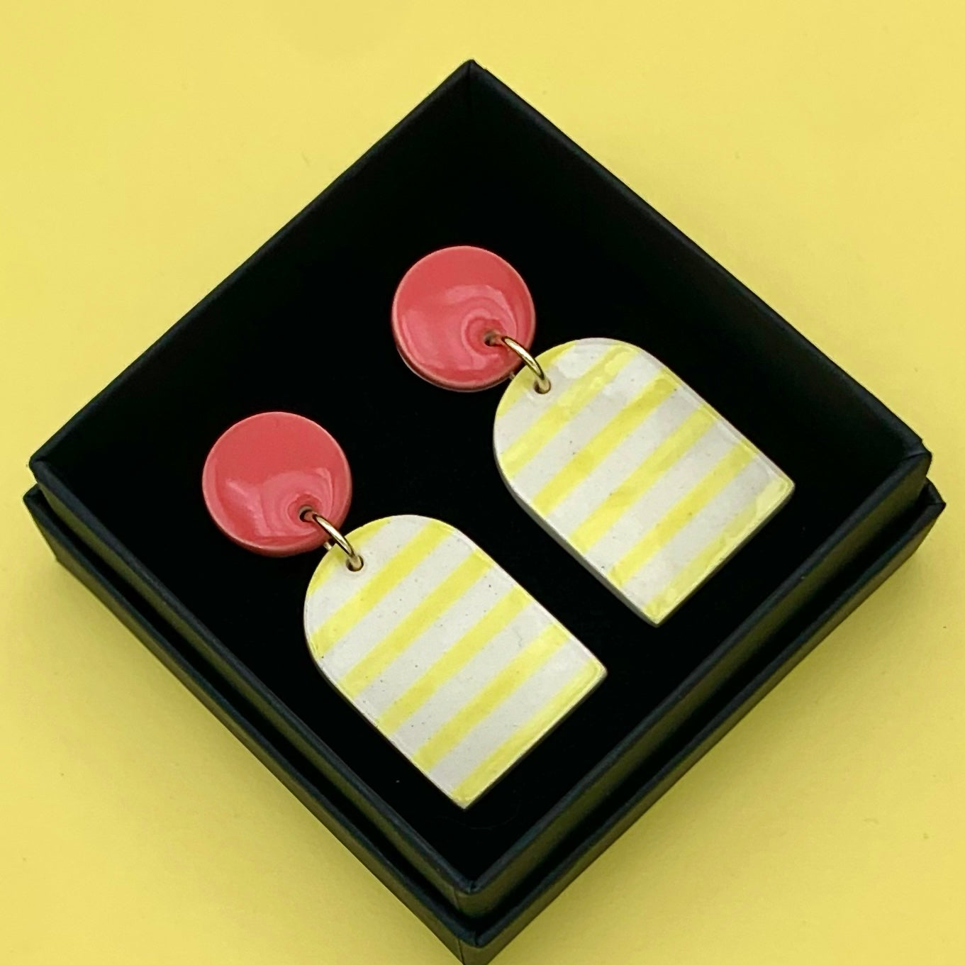 Boucles Marinière cloche, rose corail et jaune