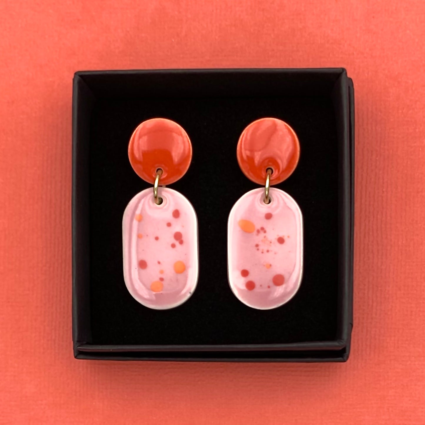 Boucles galet moucheté, rouge orangé et rose
