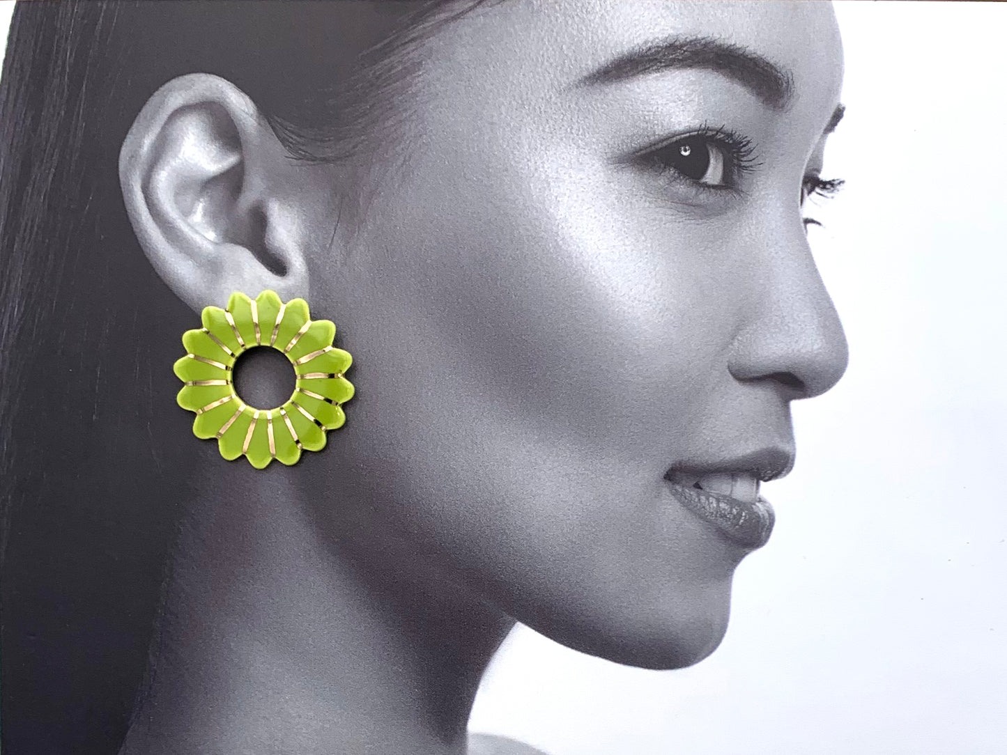 Boucles d'oreilles Marguerite, vert pistache et or
