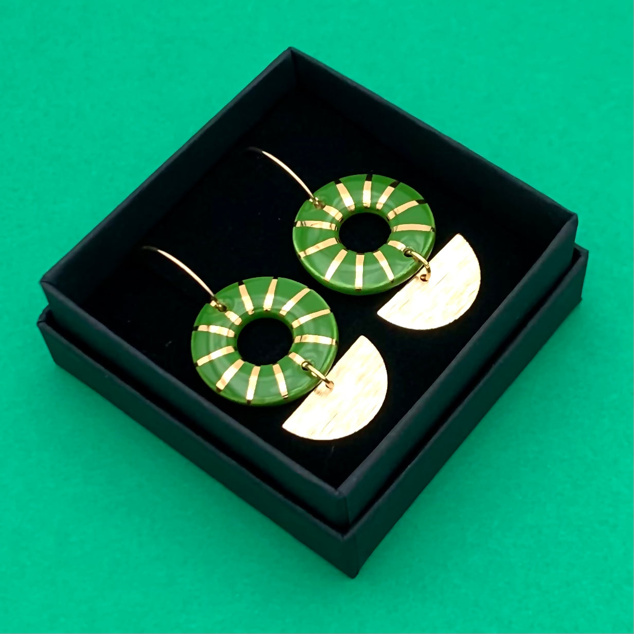 Boucles oeillet, vert et or