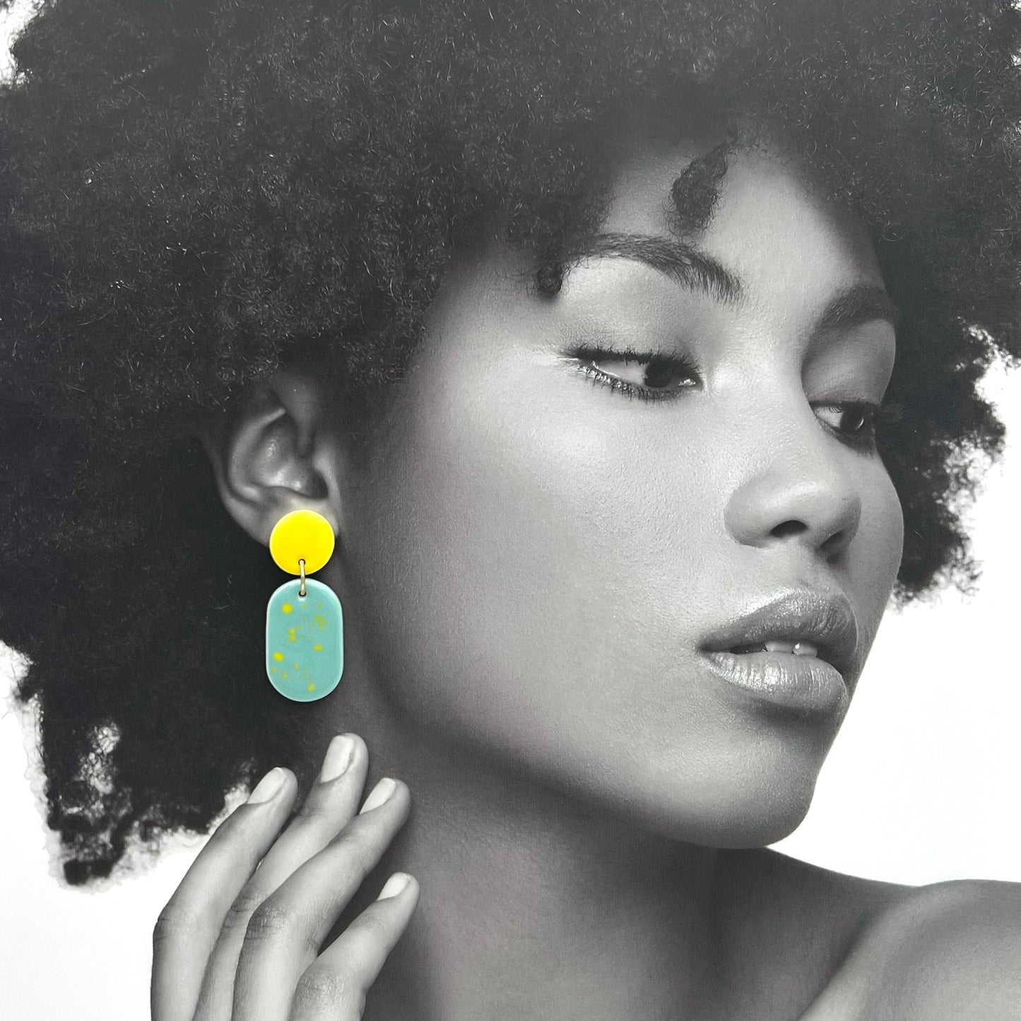Boucles galet moucheté, jaune citron et turquoise