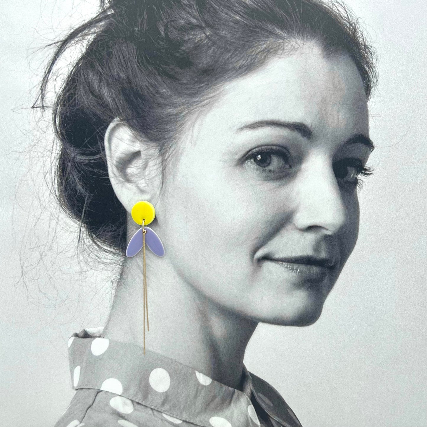 Boucles longues, jaune citron et lavande