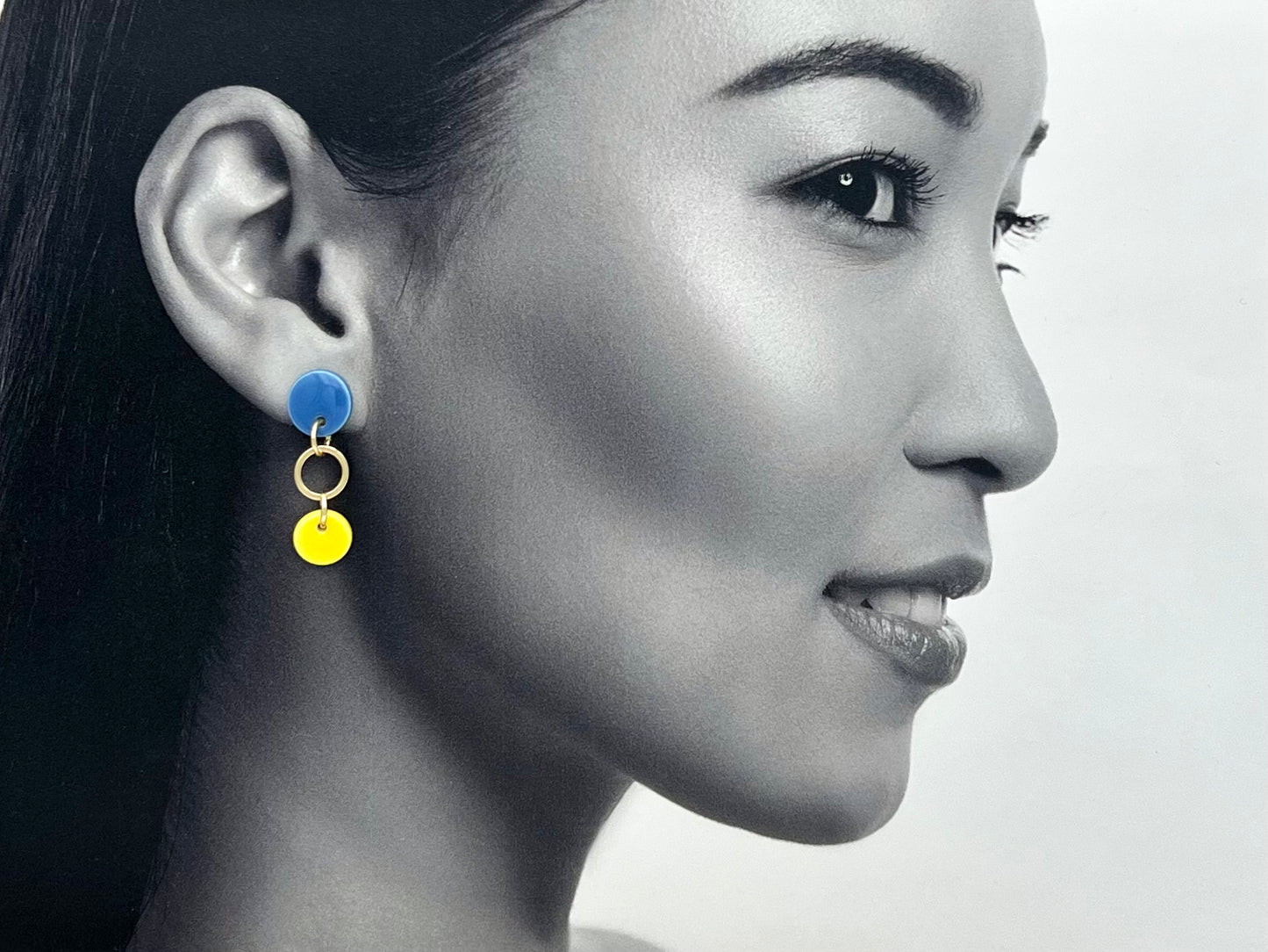 Boucles Satellite, bleu azur, jaune citron et rose corail